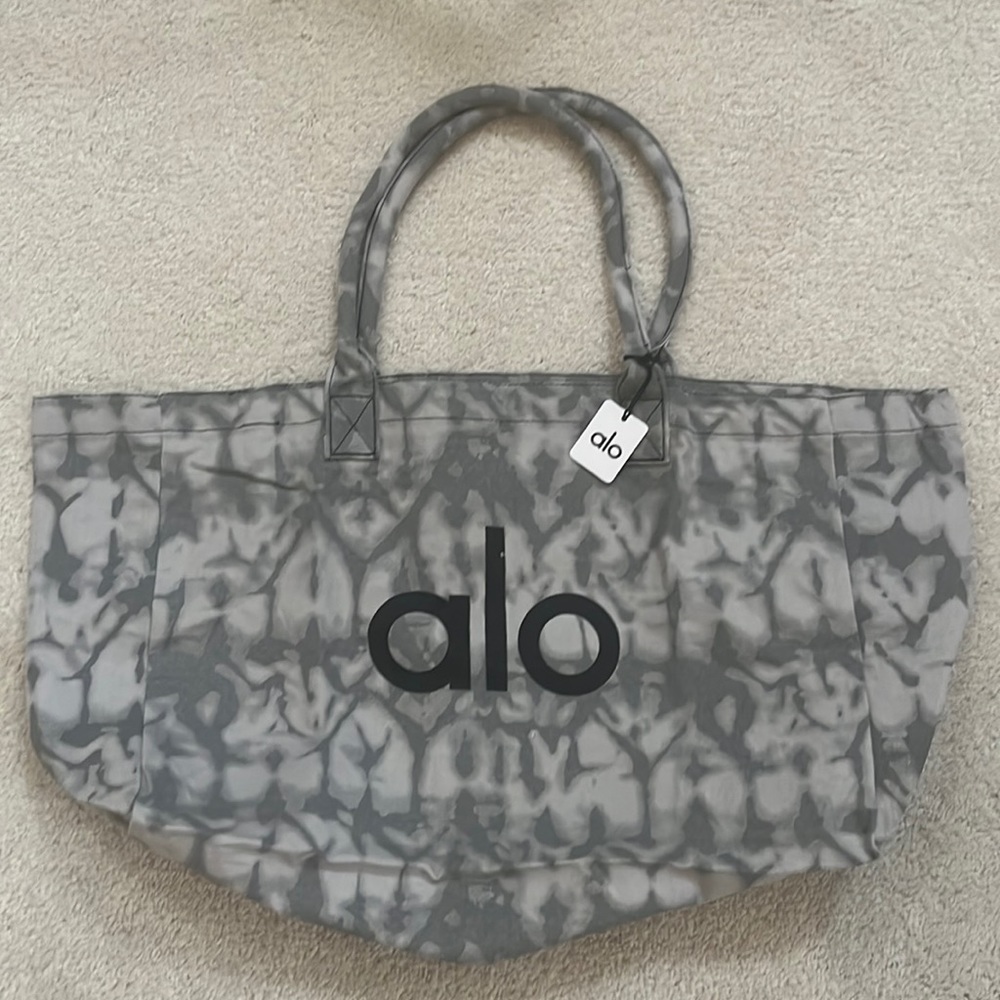 ALO Yoga Grey Tiedye bag